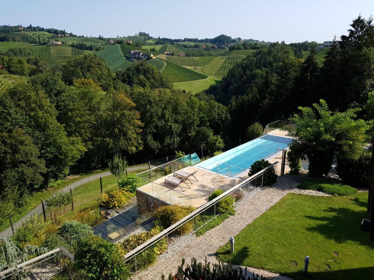 Weingut Essgut Schlafgut Sabathihof-Dillinger Hotel Glanz an der Weinstraße Exterior photo